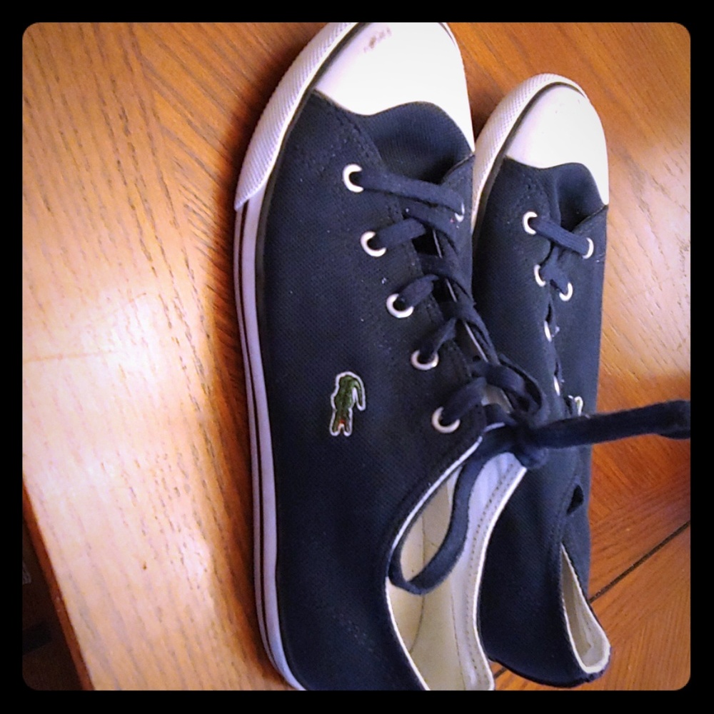 Lacoste 8.5 women's navy blue sneaker